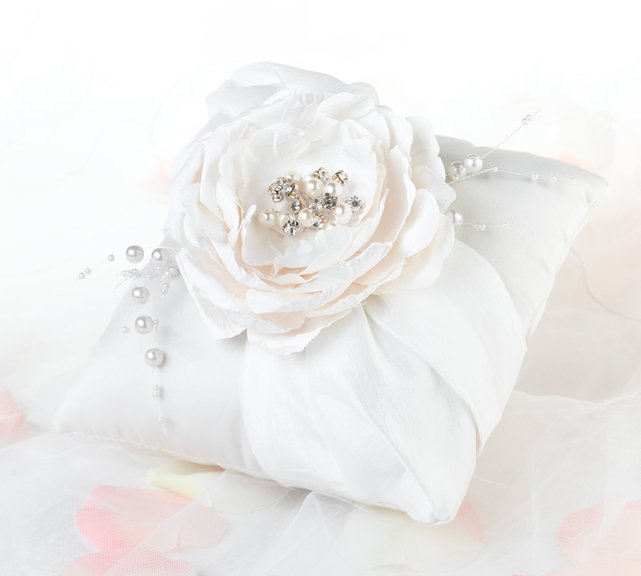 Chic and Shabby Ring Pillow