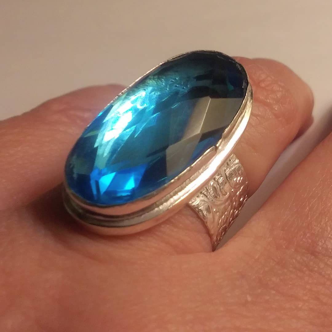 Stunning 925 Sterling Silver Topaz Ring