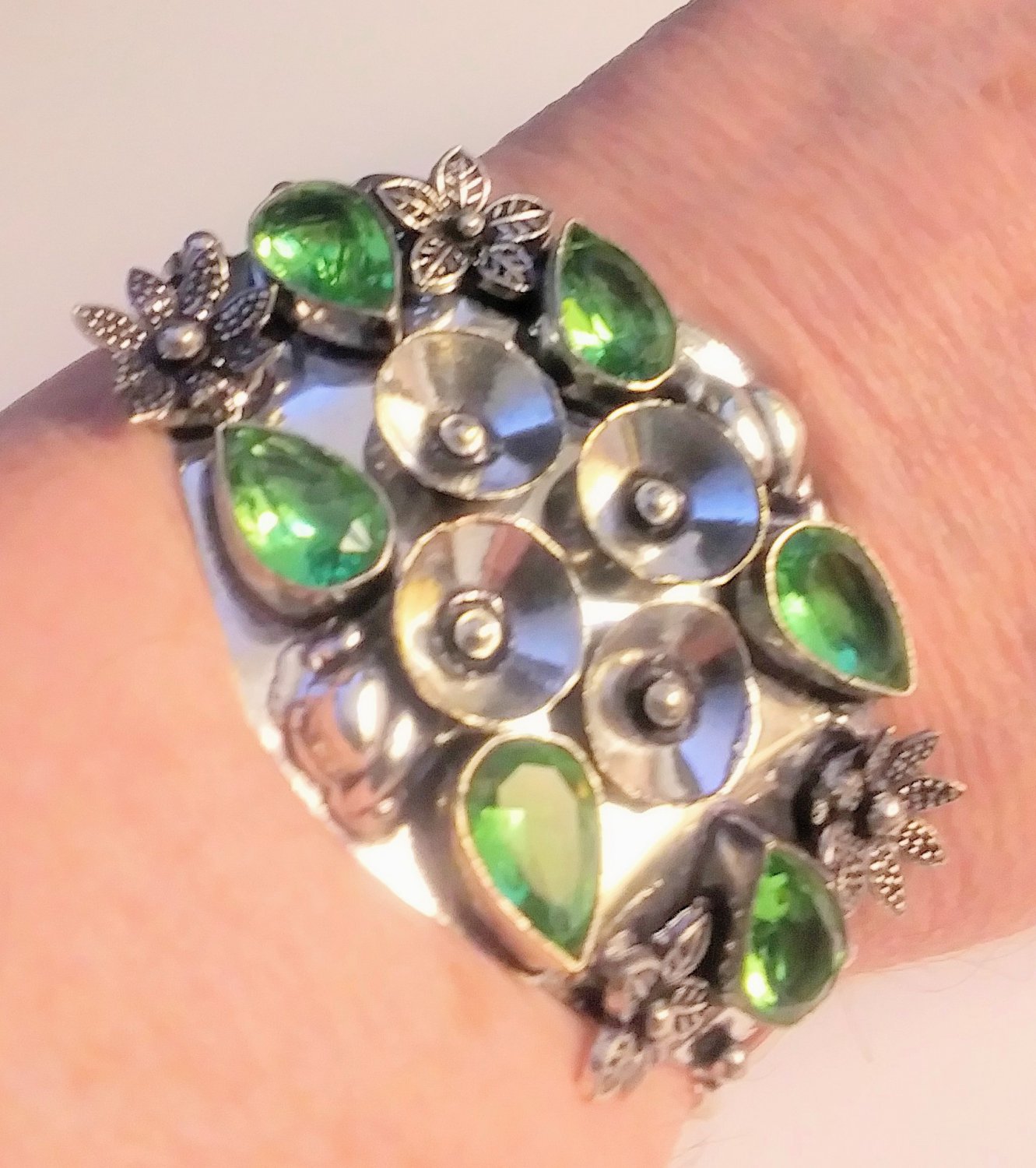 Stunning 925 Sterling Silver Peridot Cuff Bracelet