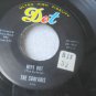 THE SURFARIS-WIPE OUT-LISTEN ♫ SURFER JOE- DOT
