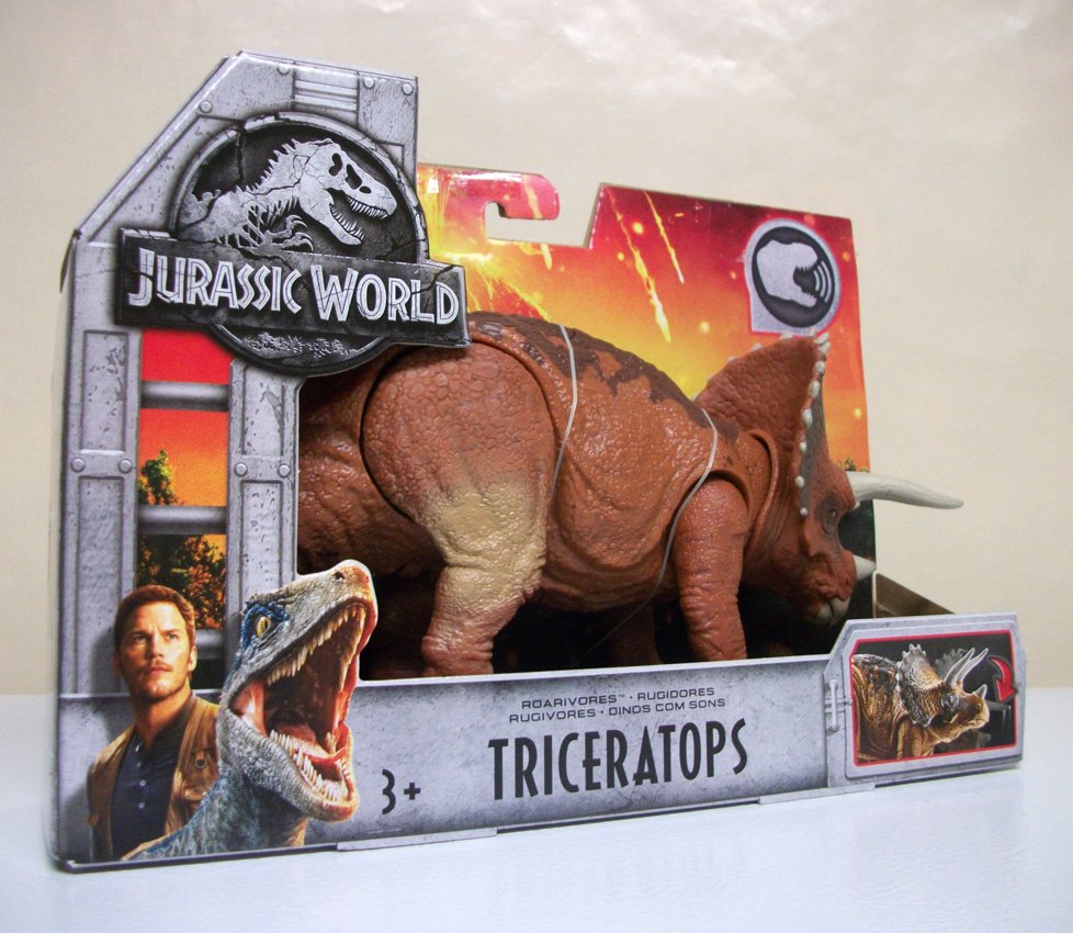 ride on jurassic world triceratops