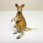 2000 Schleich Kangaroo w/ joey 14174 pvc figure Germany kangaroo with baby in pouch