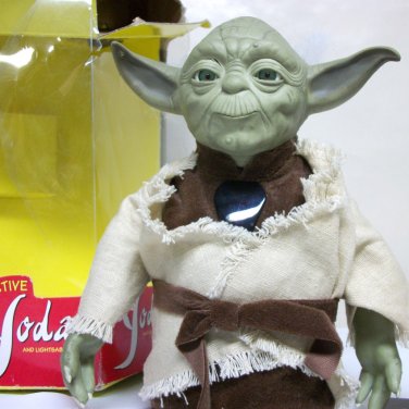 Interactive Yoda 8" Star Wars talking moving figure toy Tiger Hasbro 2000