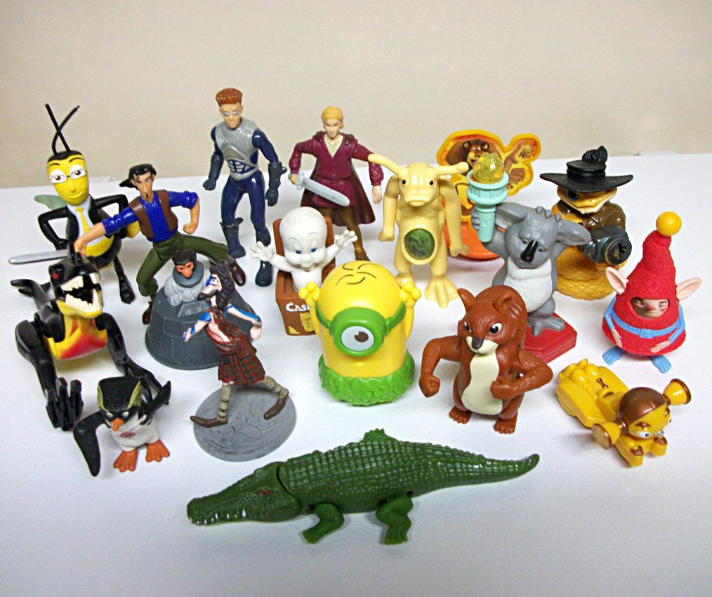 Lot of 18 Kids movie loose toys minions brave jurassic park mib robots ...