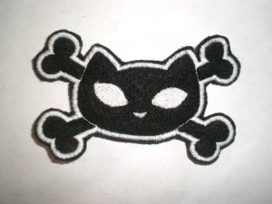 Magnet - Kitty Cross Bones