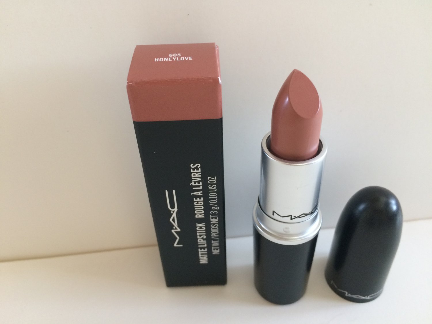 Mac 35. Помада Bronx 708 Mac. Mac Matte Lipstick 605 Honey Love. Mac 605 помада Мак. Мак 605 Honey Love.