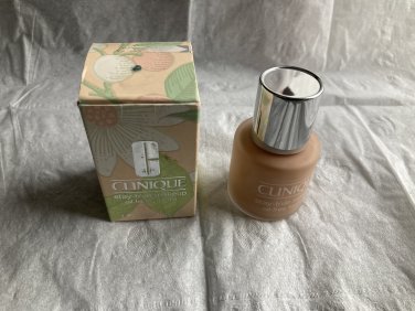 Clinique Stay True Makeup Oil Free Formula - Stay Sunny, 1 Fl Oz   ( See Picture)