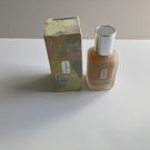 Clinique  extra-help makeup - 01 Ivory Bisque (N)
