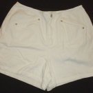 LIZ CLAIBORNE Women's Shorts - White - Size 16 *