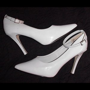 HOT SHINY WHITE Shoes FREDERICK'S of HOLLYWOOD STRAPPY STILETTO Pumps Size 12 w/4 1/2" High Heels!
