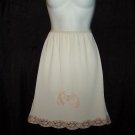 CREAM Vintage Slip 100% Nylon Tricot Gorgeous ECRU FLORAL LACE Trimmed Skirt SUPER SOFT Sz S to M!