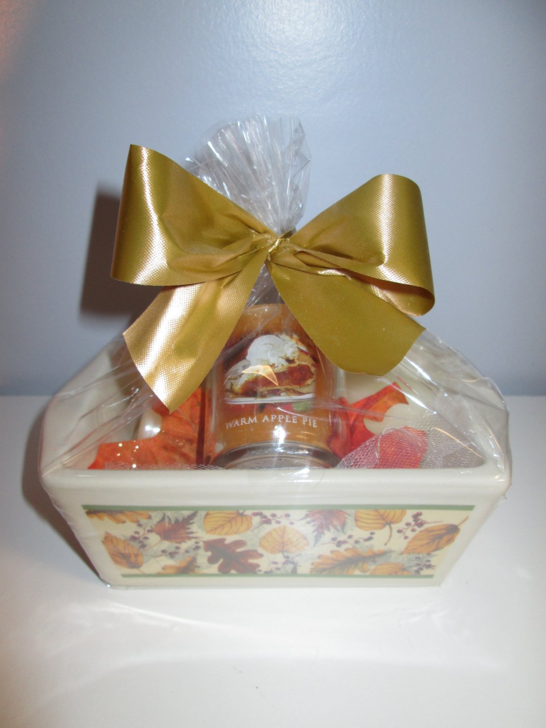 "Warm Apple Pie" Mini Loaf Pan Gift Basket Leaves Design