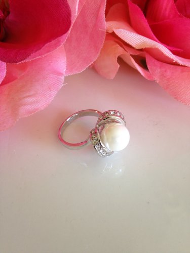 Single Pearl Ring