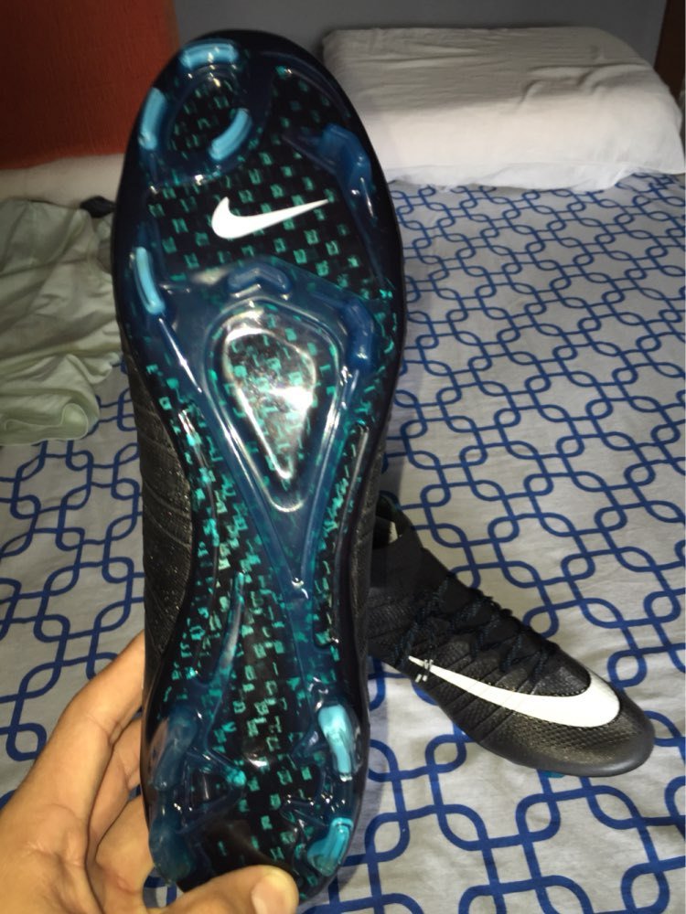 cr7 cleats size 8