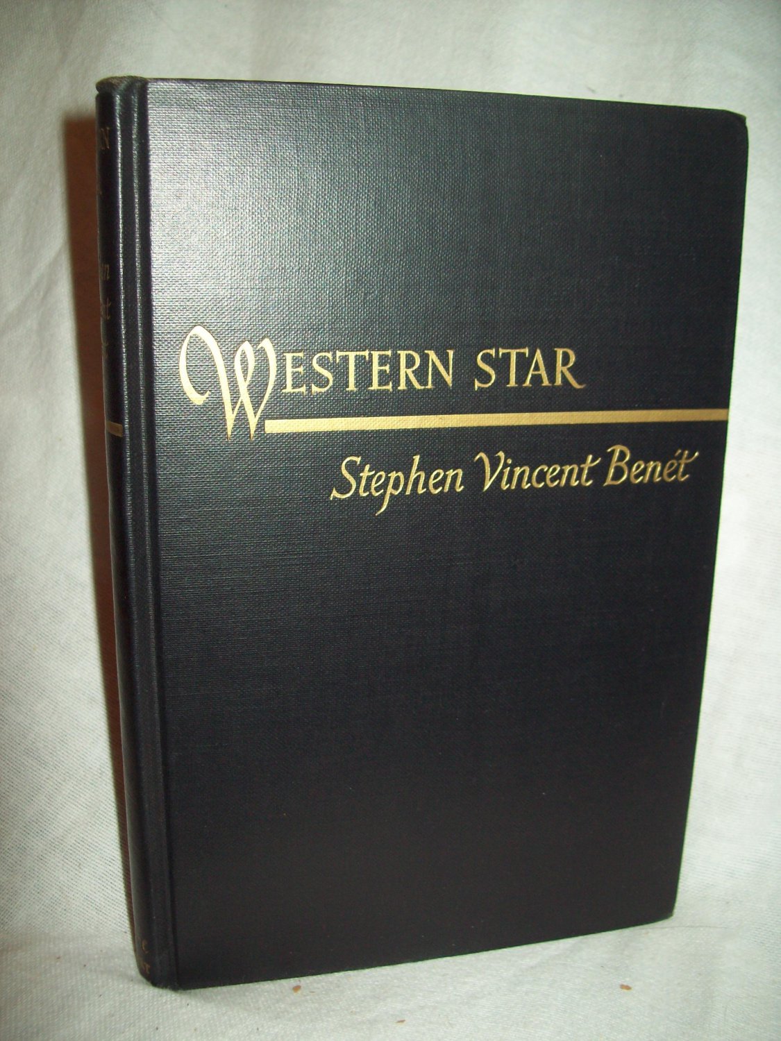 a biography of the stephen vincent benet an american novelist (biography) stephen vincent 1898–1943, us poet and novelist, best known for his poem on the american civil war john brown's body (1928. a biography of the stephen vincent benet an american novelist (biography) stephen vincent 1898–1943, us poet and novelist, best known for his poem on the american civil war john brown's body (1928.