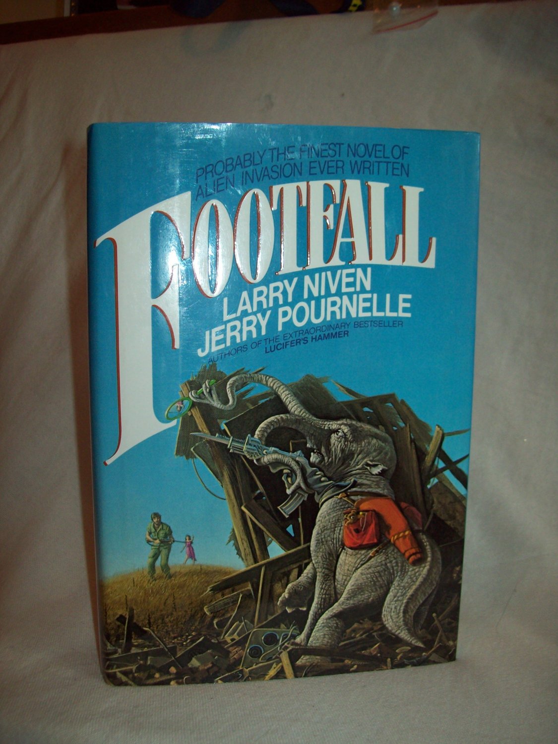 Footfall by Larry Niven