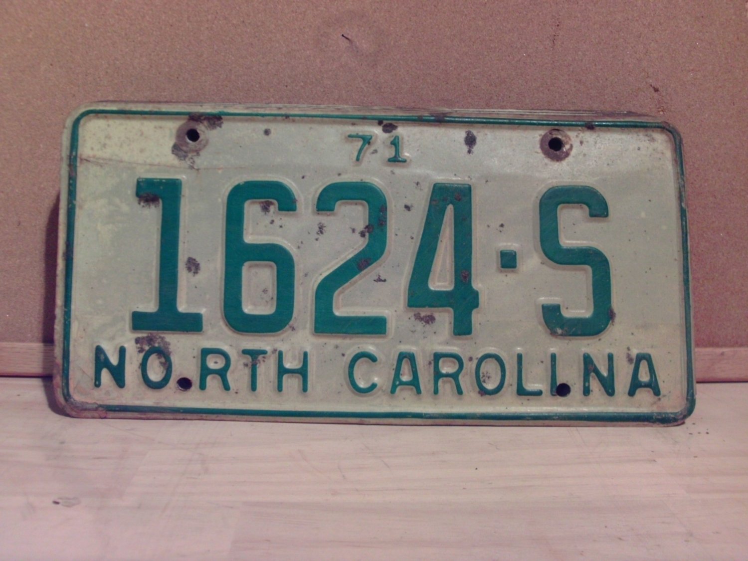 1971 North Carolina Truck License Plate NC 1624S