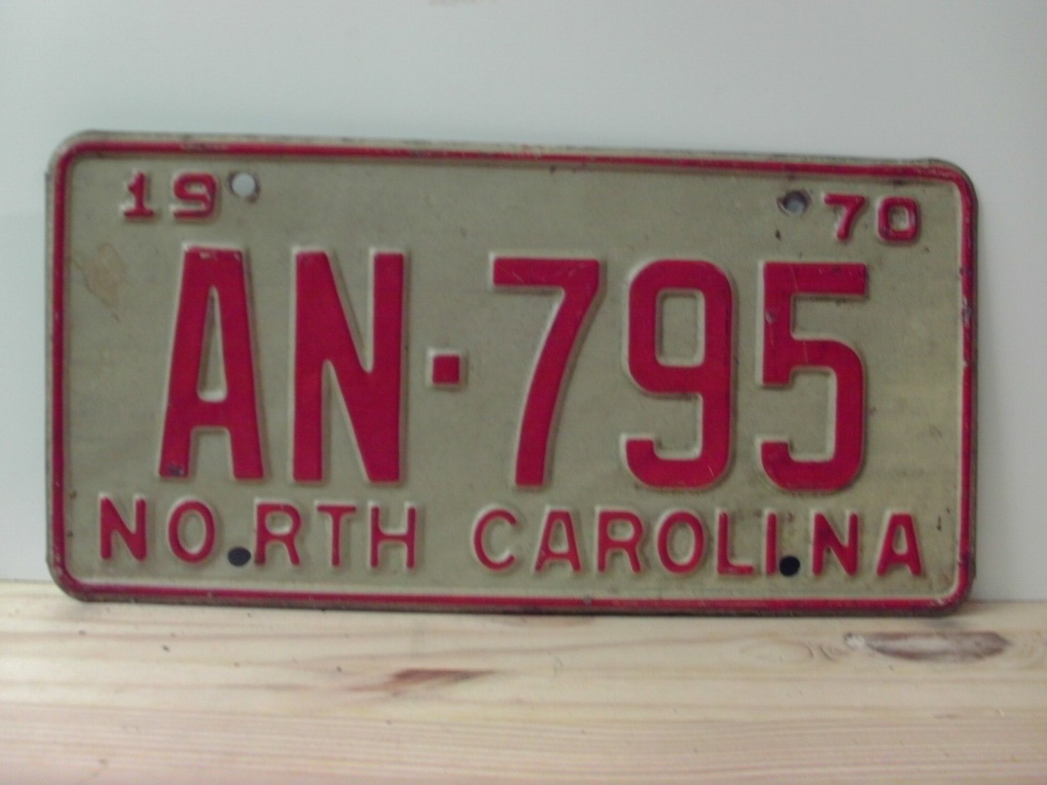 1970 North Carolina Passenger YOM License Plate NC AN-795 VG WALL