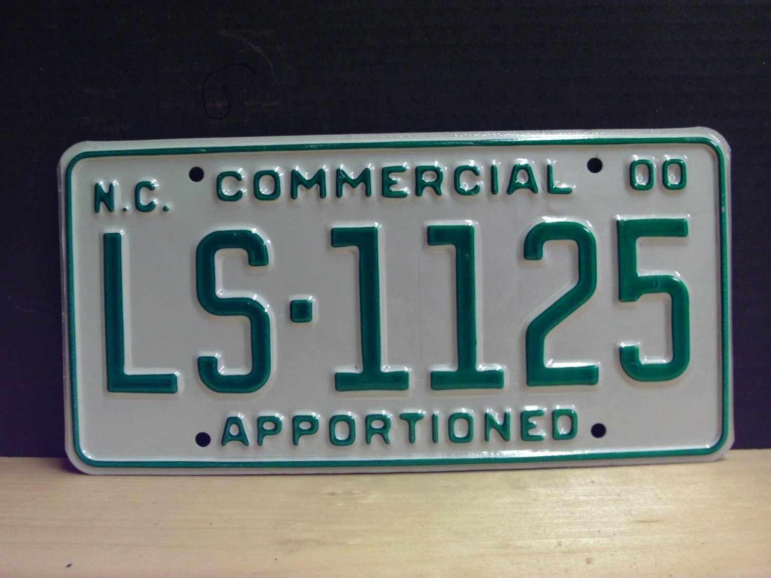 2000 North Carolina Apportioned Truck License Plate Mint NC LS1125