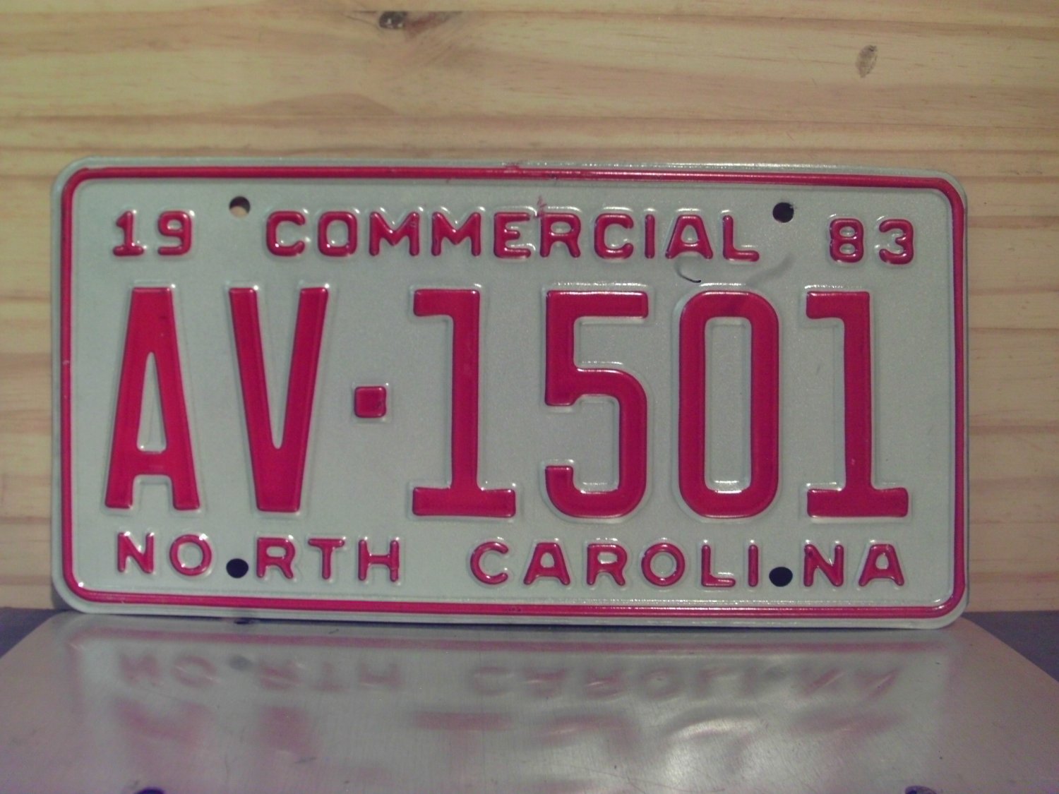 1983 North Carolina NC Commercial Truck License Plate Mint AV1501