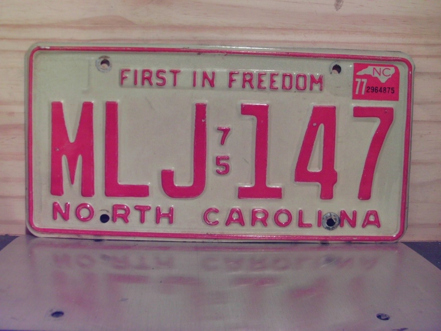 1977 North Carolina YOM Passenger License Plate NC #MLJ-147 VG NCY3