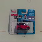 2017 Maisto 1:64 Smart 4 Two in Red Carded 11733