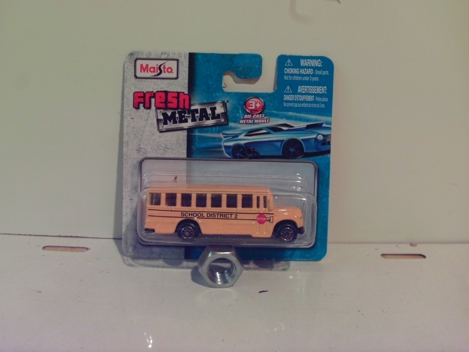 2017 Maisto 1:64 School Bus In Yellow Carded 11706