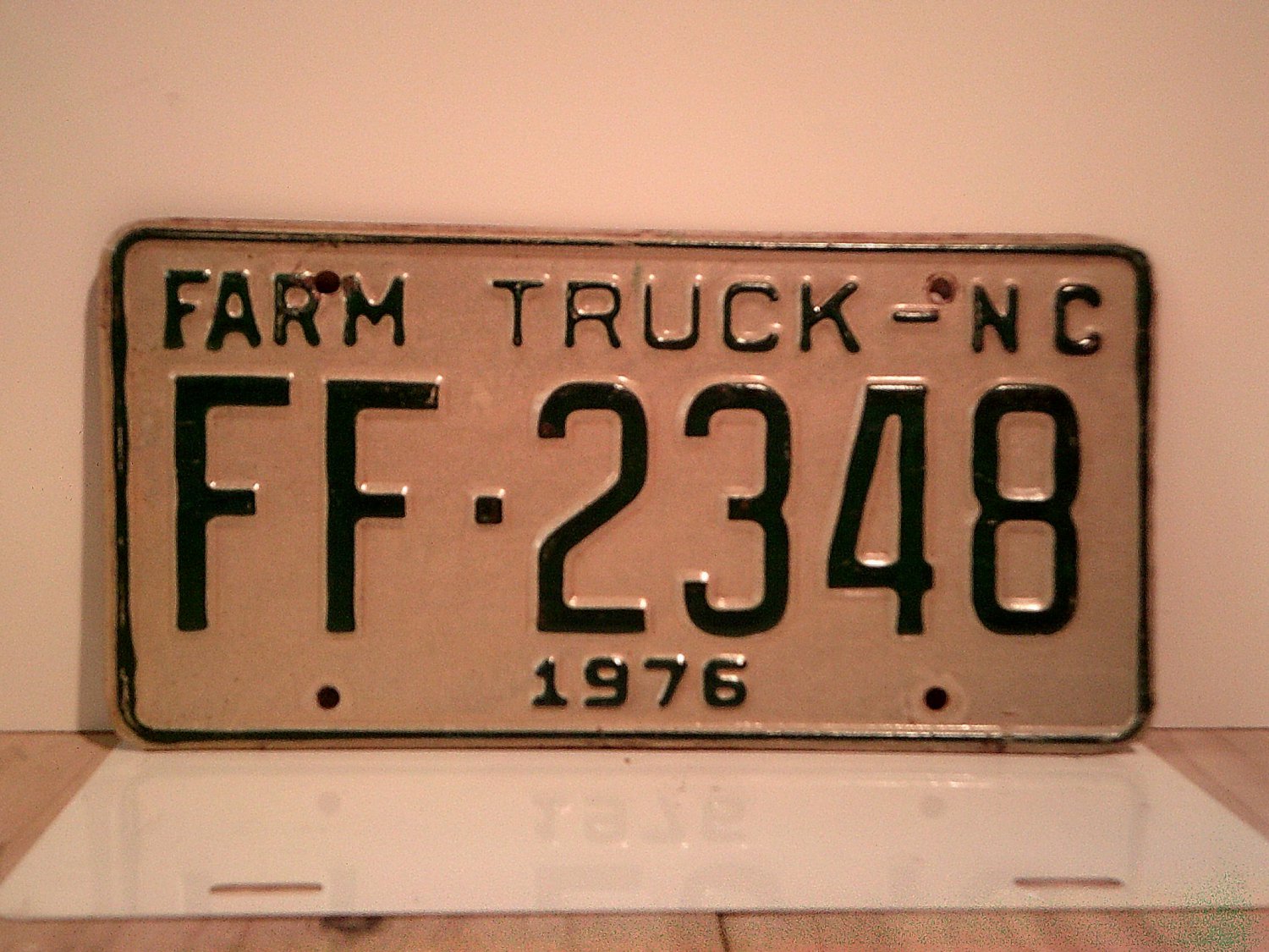 1976 North Carolina NC Farm Truck License Plate FF2348