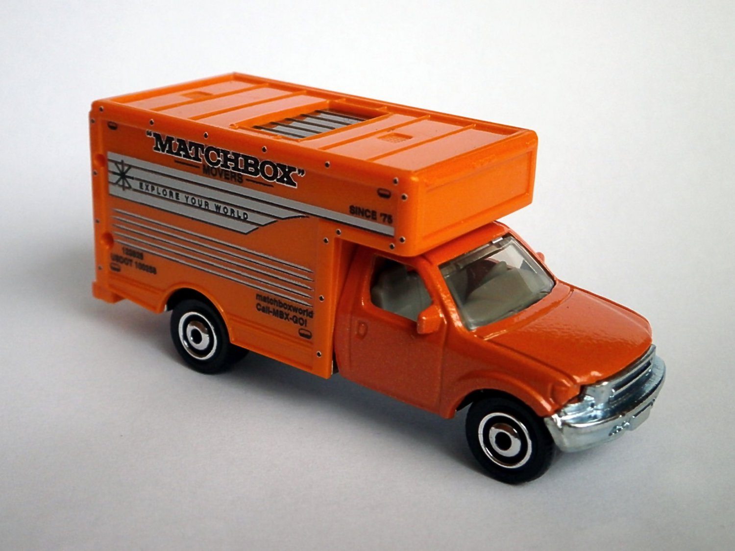 Item offered is a 2017 series Matchbox #22 MBX Moving Van diecast car in mi...