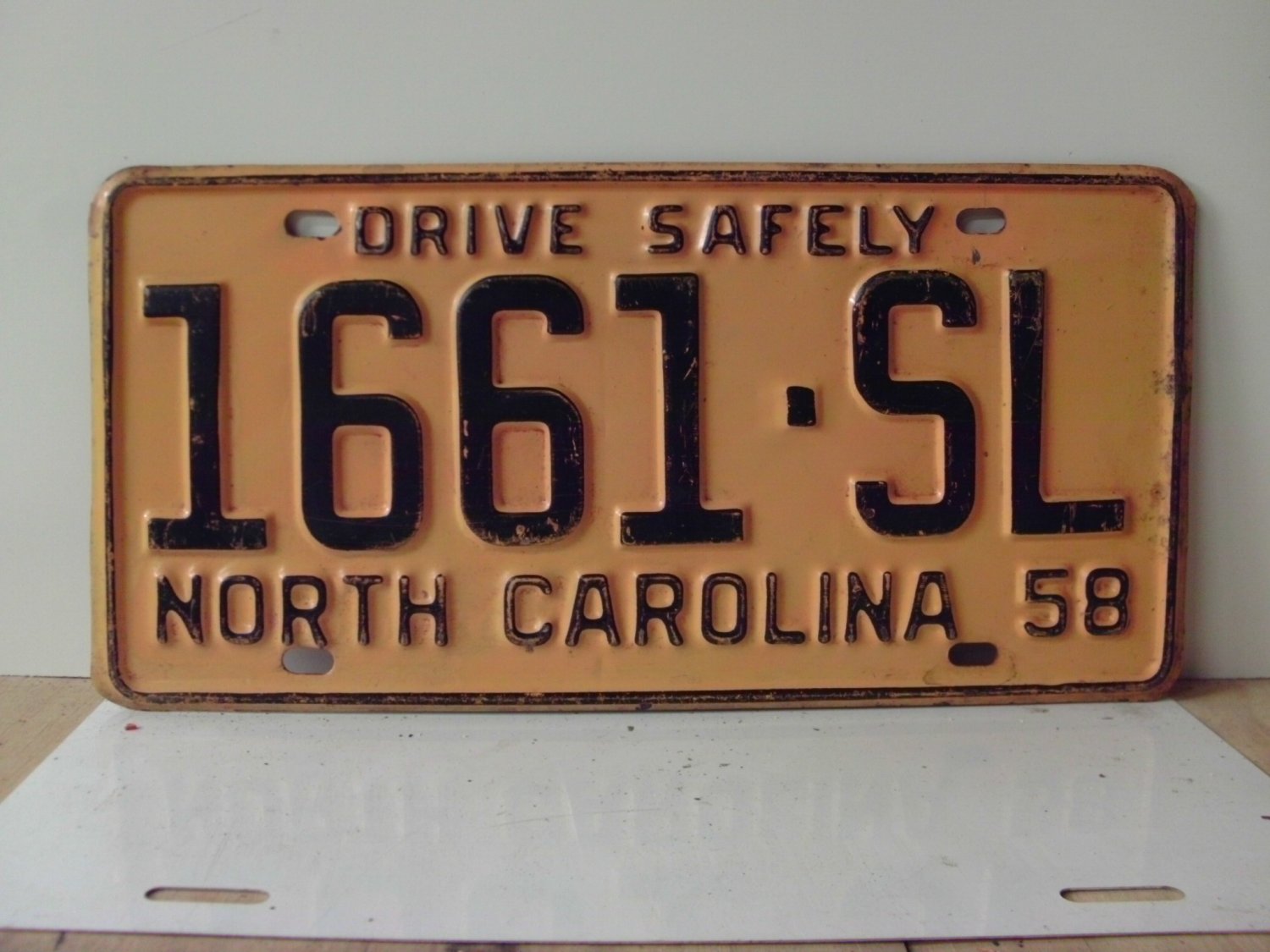 1958 North Carolina NC Truck License Plate 1661-SL NC11