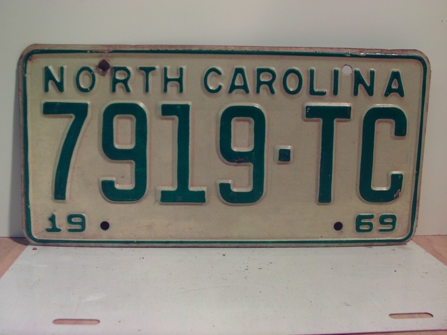 1969 North Carolina NC YOM Truck License Plate 7919-TC VG NC12