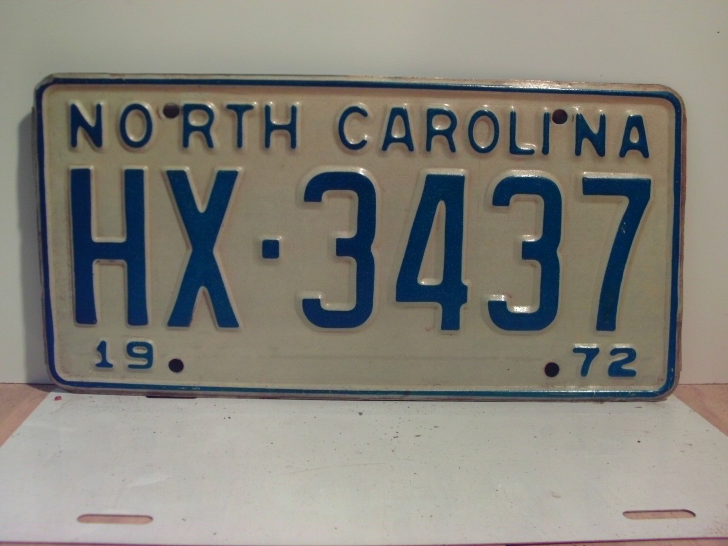 1972 North Carolina NC Passenger YOM License Plate HX-3437 VG NCY1