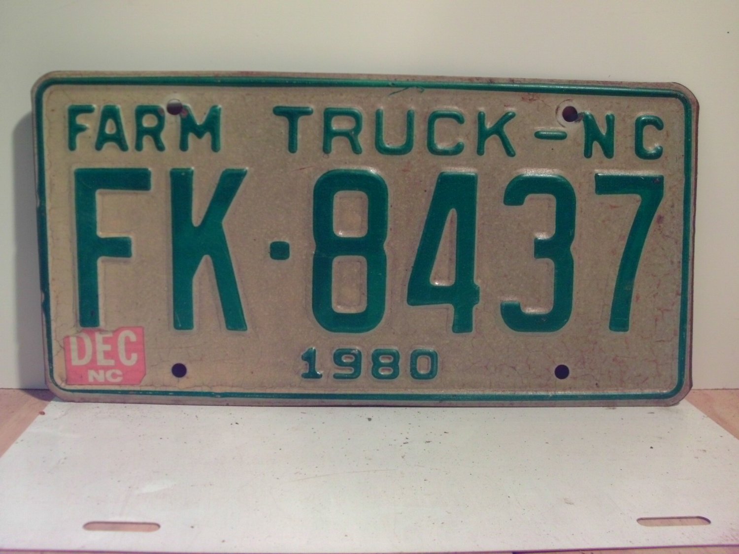 1980 North Carolina NC Farm Truck License Plate FK8437 VG