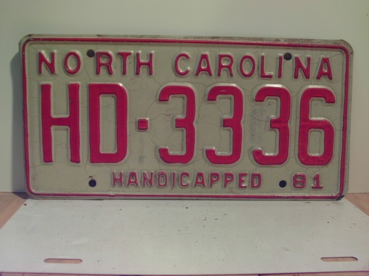 1981 North Carolina Nc Handicapped License Plate Hd 3336 Vg Nc11