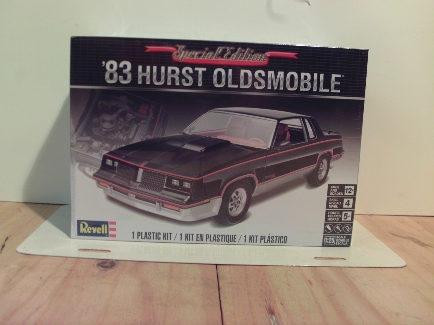 Revell 1983 Hurst Oldsmobile Model Kit Sealed in Box 85-4317