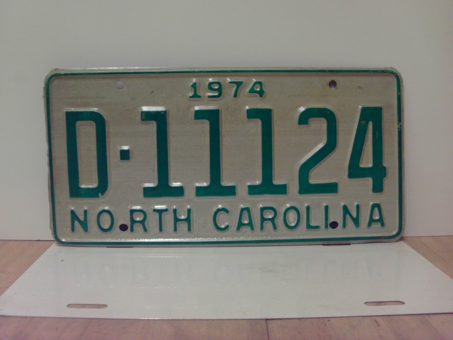1974 North Carolina YOM Trailer Camper License Plate Tag NC #D-11124 Mint! NCY6