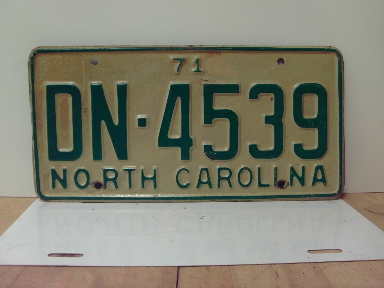 1971 North Carolina License Plate Tag NC DN-4539 VG NCY1