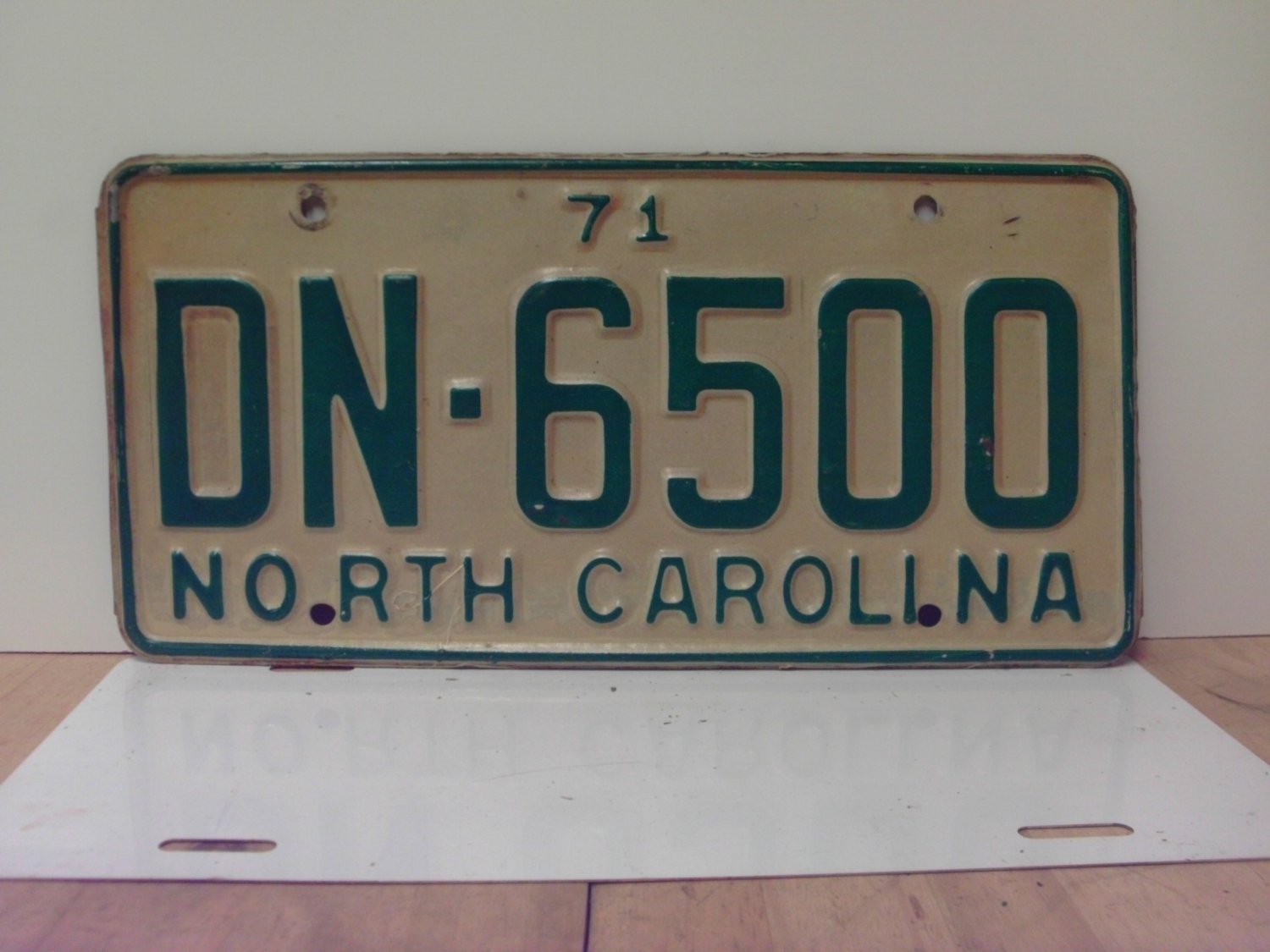 1971 North Carolina YOM License Plate Tag NC DN-6500 VG NC1