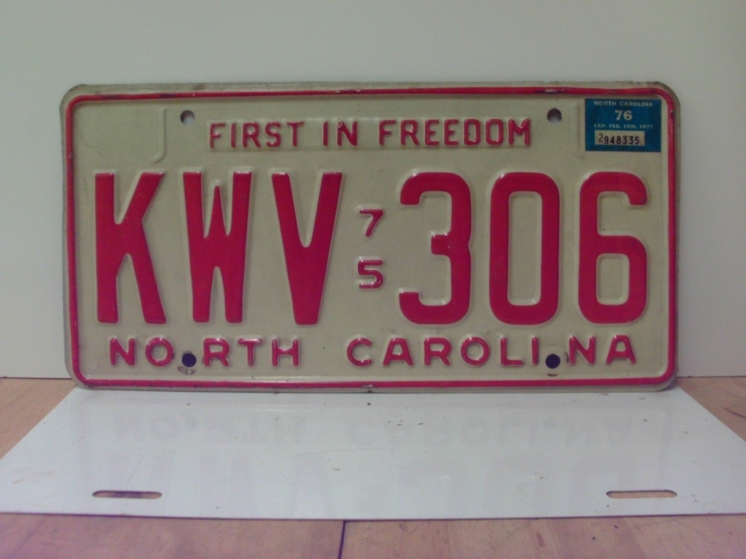 1976 North Carolina NC Passenger YOM License Plate KWV-306 VG NCY3