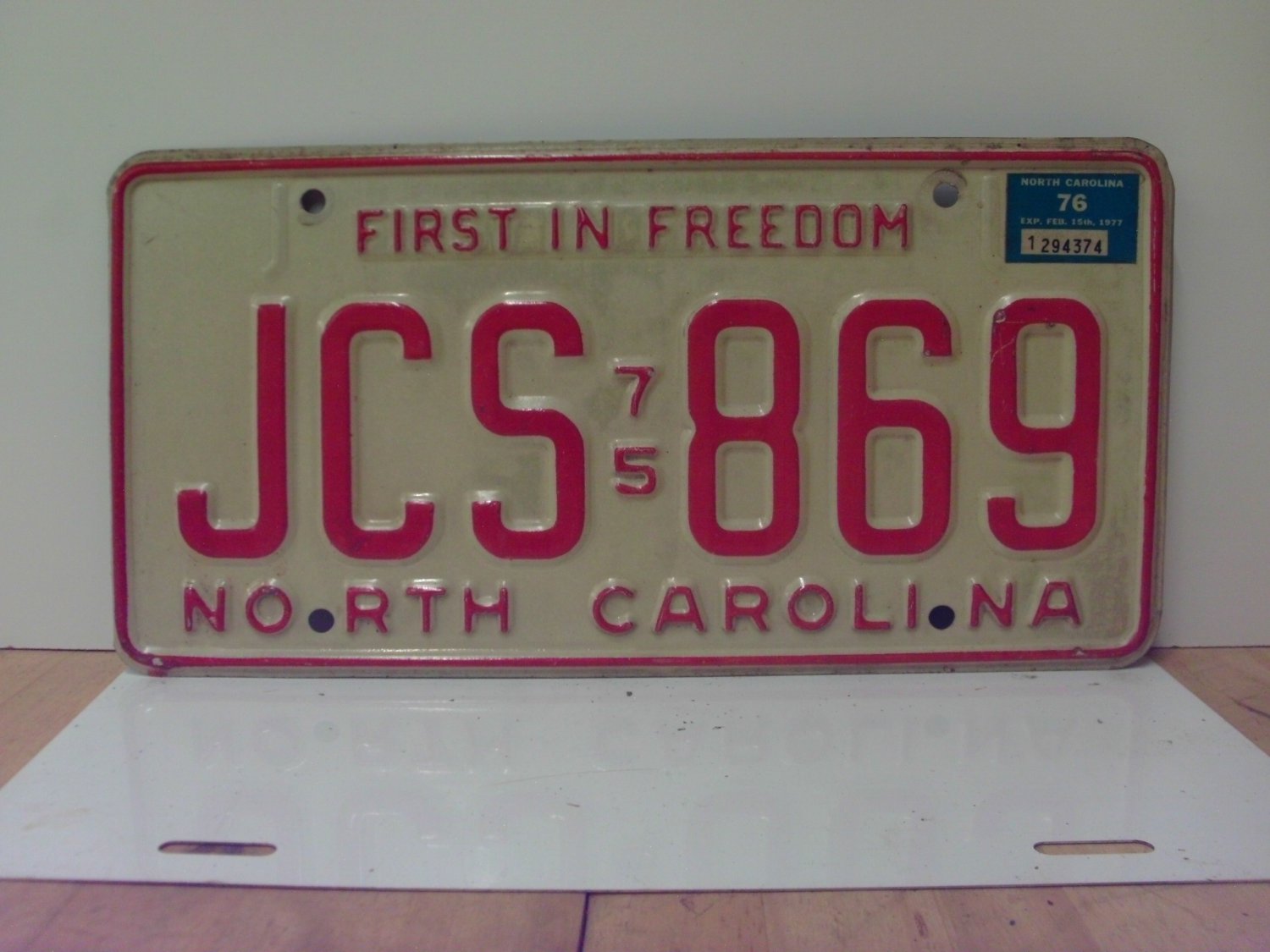1976 North Carolina NC Passenger YOM License Plate JCS-869 VG NCY3