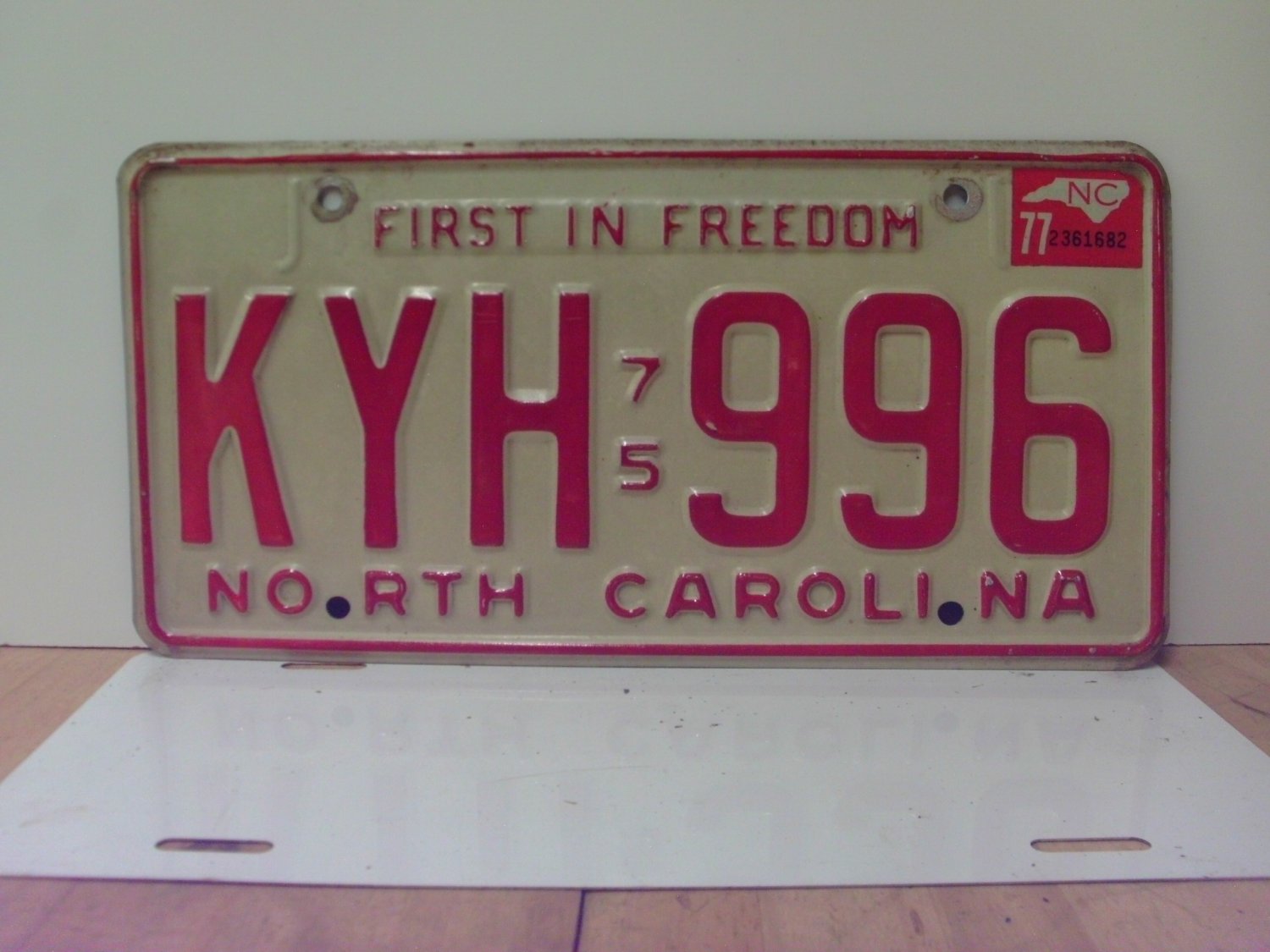 1977 North Carolina NC Passenger YOM License Plate KYH-996 VG NCY3