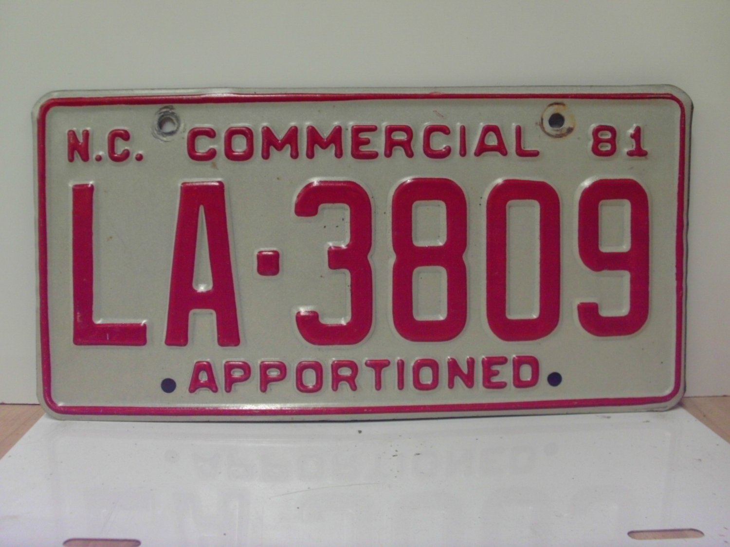1981 North Carolina NC Apportioned Truck YOM License Plate LA3809 EX