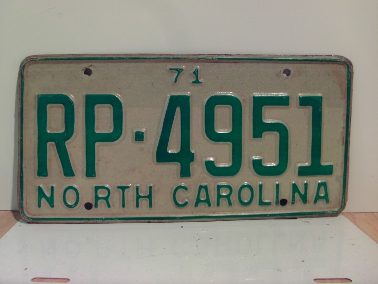 1971 North Carolina YOM License Plate Tag NC RP-4951 VG NC1
