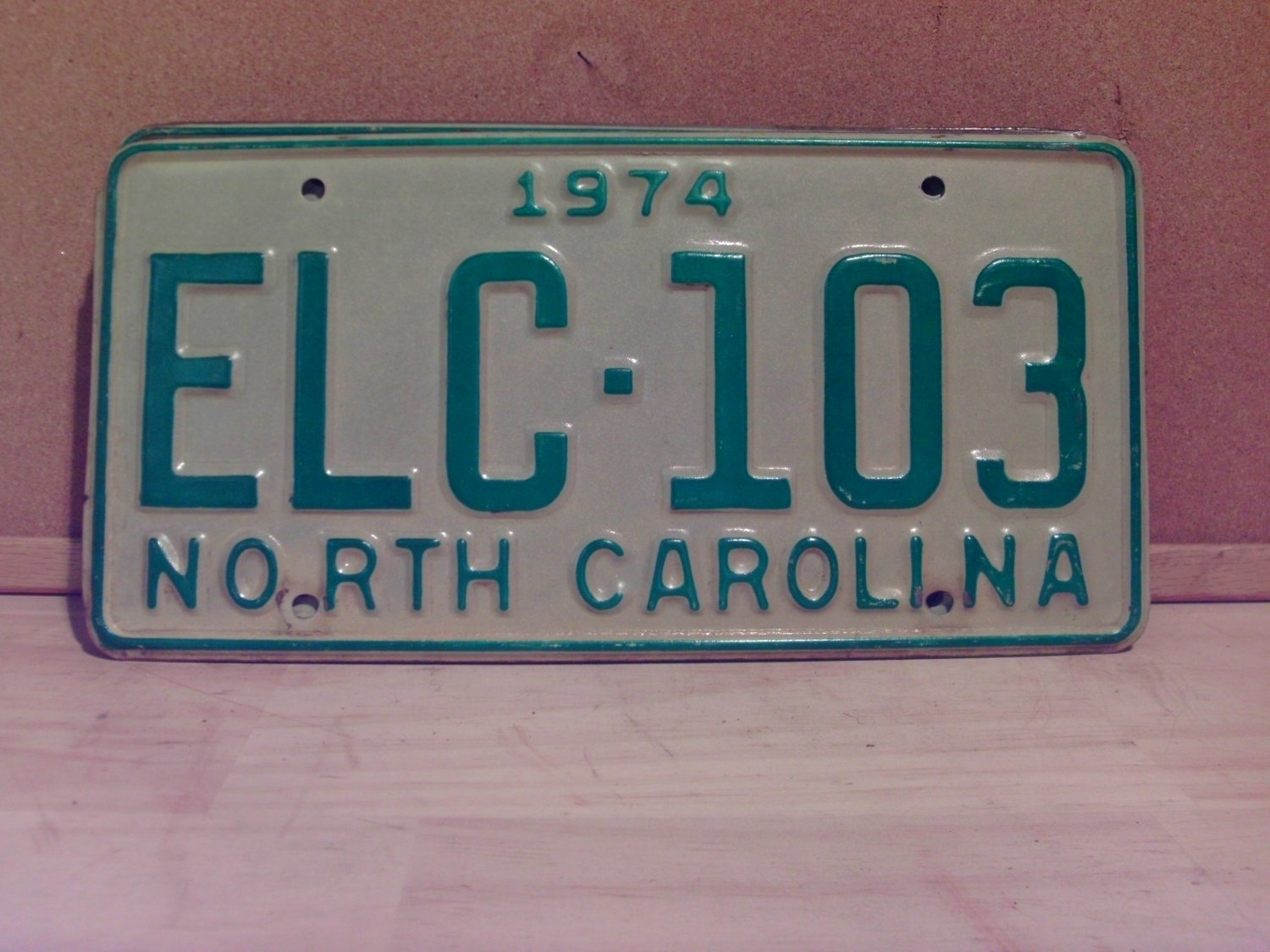 1974 North Carolina YOM Passenger License Plate NC ELC-103 VG NC3