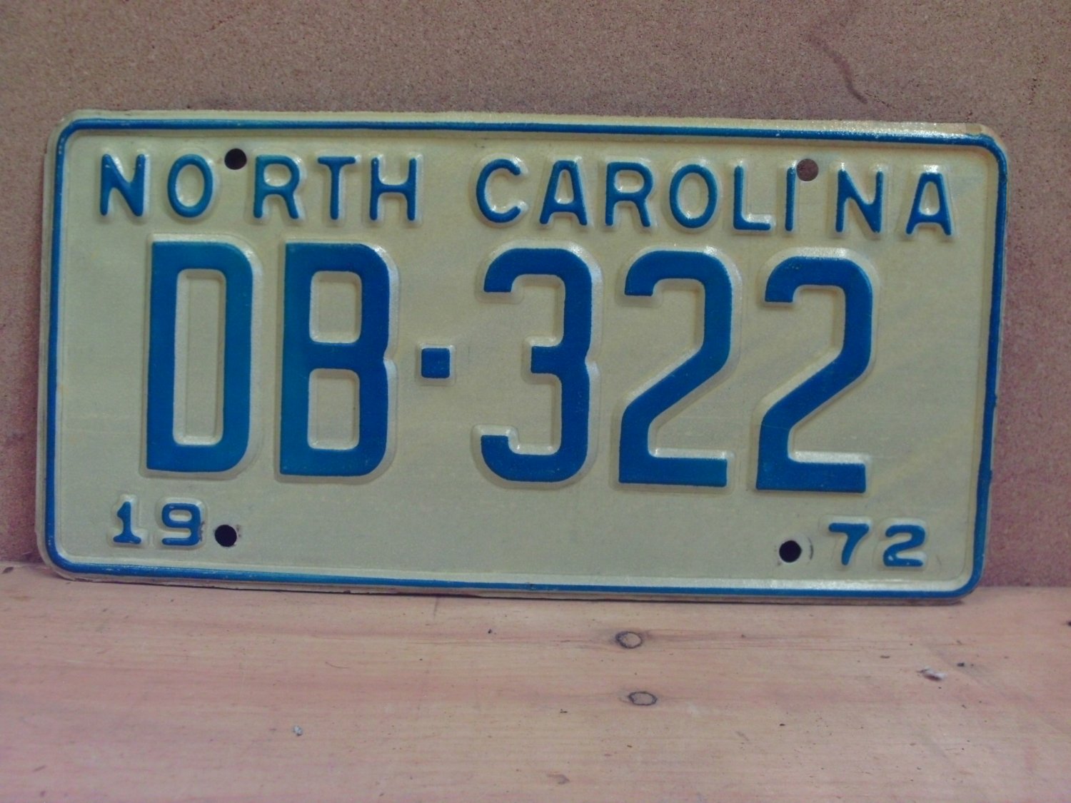 1972 North Carolina NC YOM Passenger License Plate DB-322 EX NCY1