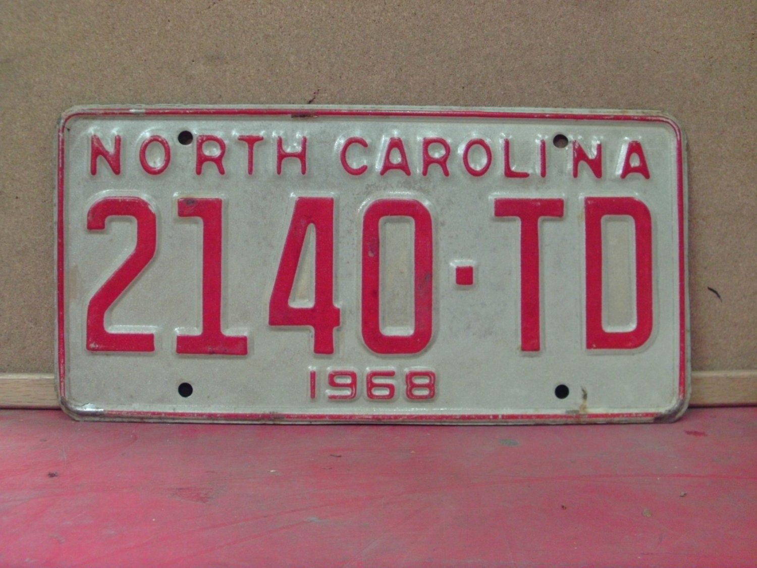 1968 North Carolina YOM Truck License Plate NC 2140-TD MINT NC6