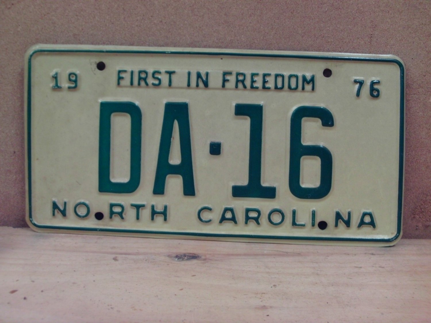 1976 North Carolina NC District Attorney License Plate DA-16 NCG1