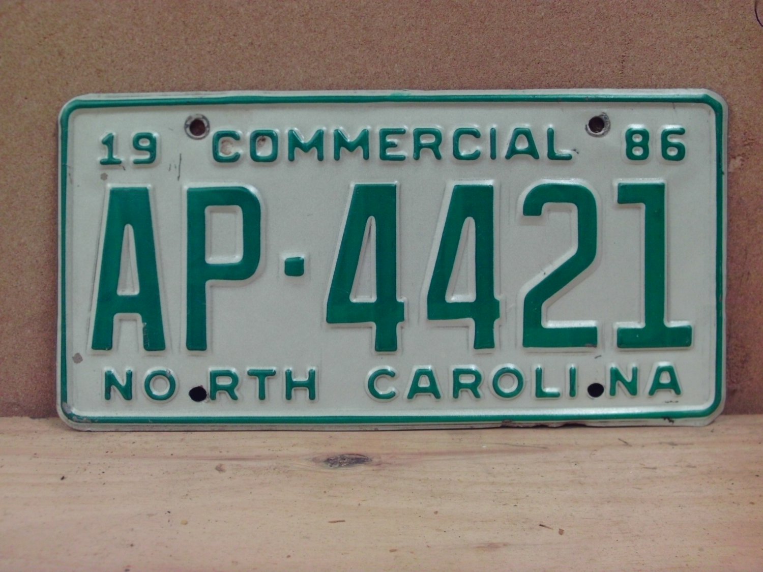  1986 North Carolina NC Commercial Truck YOM License Plate AP-4421 VG NC12