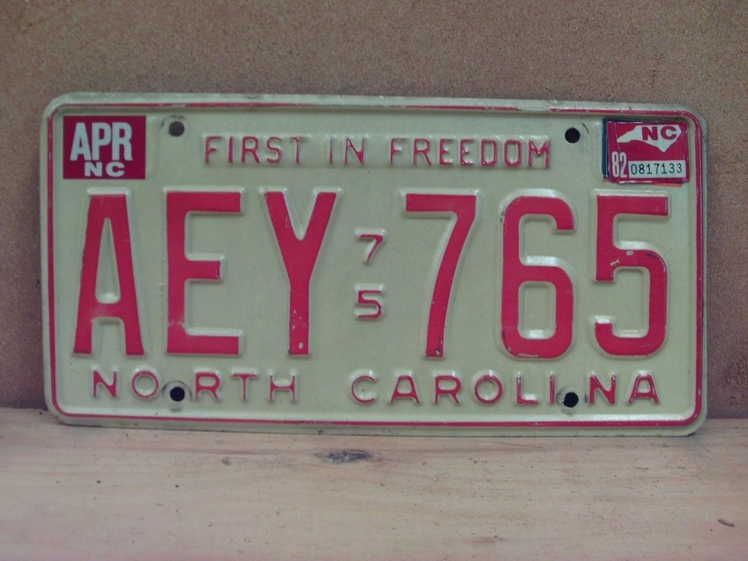 1982 North Carolina NC Passenger License Plate AEY-765 VG NCP1