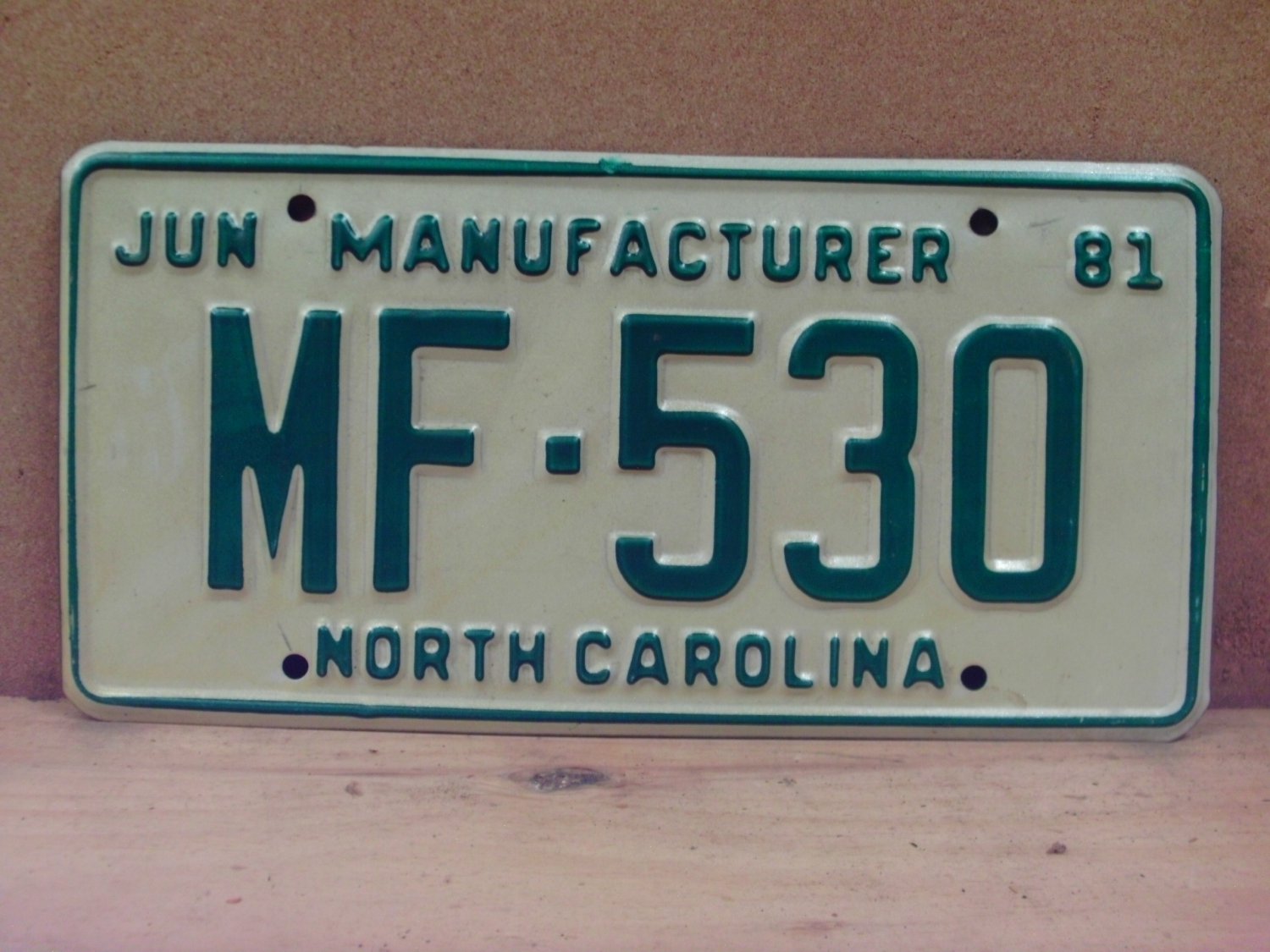 1981 North Carolina NC Manufacturer License Plate MF-530 Mint NCD1